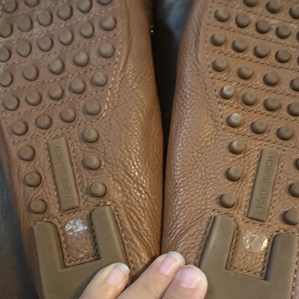 Tory Burch everly tan Leather Loafers with Gold Logo - Picture 7 of 15